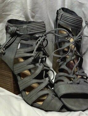 Vince Camuto Gray Leather Strappy Lace Up Block Heel Sandals Women's 7M/37